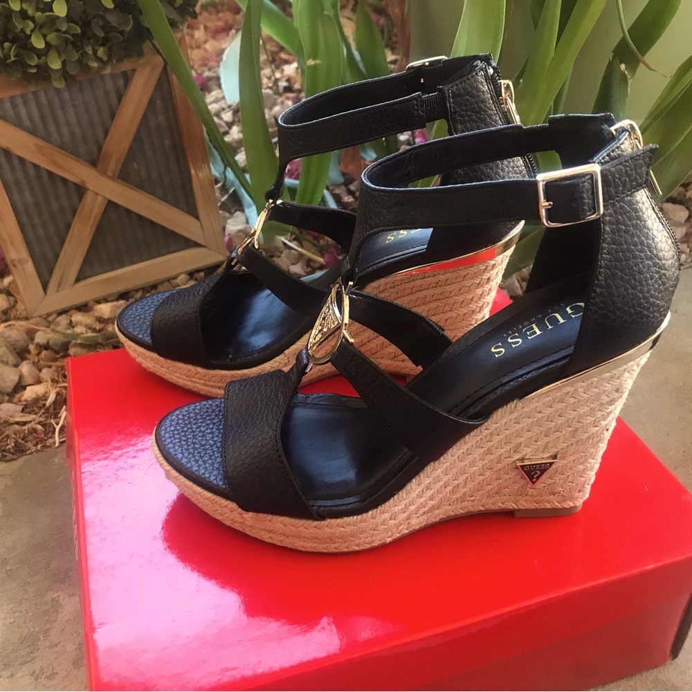 GUESS Janessa Core Wedge